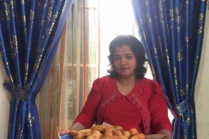 Kisah Sukses Alinda Wati Rintis Bisnis Luti Gendang Makanan Khas Tarempa, Bermula dari Resep Mertua – Tribun Batam