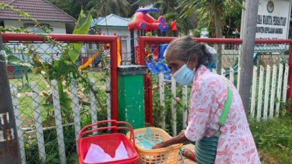 KISAH Yang Balai, 33 Tahun Keliling Jual Kue Demi Bertahan Hidup, Pernah Sehari Cuma Dapat Rp 30.000 – Tribun Batam